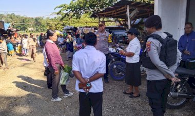 Polsek-Wewewa-Timur-Bersama-Tim-Terpadu-Tertibkan-Aktivitas-di-Pasar-Ombarade
