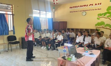 Satresnarkoba-Polres-Sumba-Barat-Daya-Edukasi-Pelajar-PKBM-Tangan-Pengharapan-tentang-Bahaya-Penyalahgunaan-NAPZA