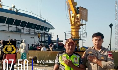KPPP-Laut-Waikelo-dan-Polair-Polres-Sumba-Barat-Daya-Pastikan-Aktivitas-Pelabuhan-Aman-dan-Kondusif