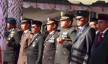 Waka-Polres-Sumba-Barat-Daya-Hadiri-Upacara-HUT-ke-81-RI-di-Lapangan-Galatama-Tambolaka