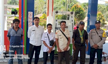 Polsek-Wewewa-Timur-Kawal-Pengawasan-Penyaluran-BBM-Bersubsidi-di-SPBU-Gollu-Sapi