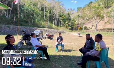 Bhabinkamtibmas-Desa-Pandua-Tana-Sambangi-Warga,-Ajak-Jaga-Kamtibmas-dan-Waspadai-Hoaks-Gempa
