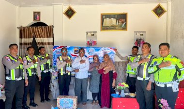 Semarak-HUT-Polantas-ke-71,-Satlantas-Polres-SBD-Gelar-Anjangsana-ke-Kediaman-Mantan-Kasat-Lantas-Pertama