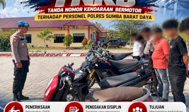 Sie-Propam-Polres-Sumba-Barat-Daya-Tertibkan-TNKB-Kendaraan-Personel