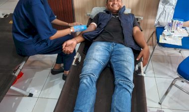 Sambut-Hari-Jadi-ke-75-Humas-Polri,-Polres-Sumba-Barat-Daya-Gelar-Bakti-Sosial-Donor-Darah-untuk-Kemanusiaan