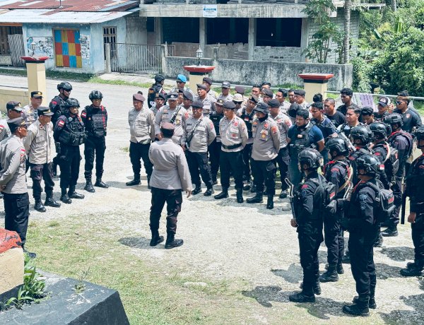 Apel Pengamanan Penegasaan Kembali Batas Administrasi Pemerintahan Antara Desa Weri Lolo dan Desa Weekura, Wakapolres SBD Tekankan Sikap Humanis