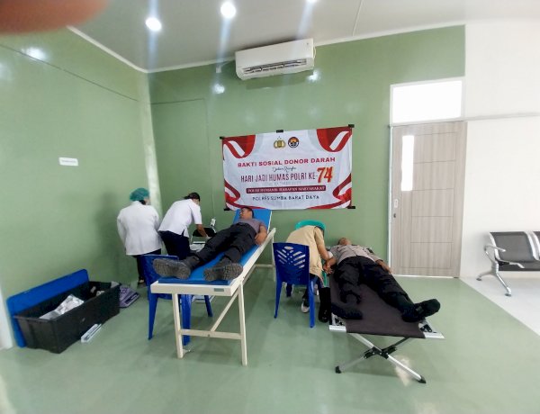 Peringati Hari Jadi Humas Polri ke-74, Polres Sumba Barat Daya Gelar Bakti Sosial Donor Darah di RSUD Reda Bolo