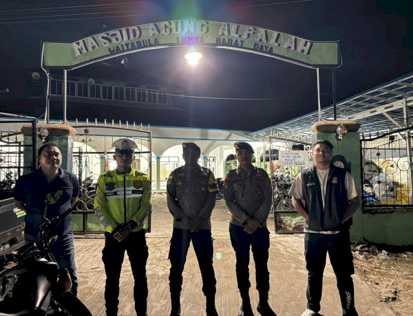 Polres-Sumba-Barat-Daya-Amankan-Sholat-Tarawih-di-Empat-Masjid