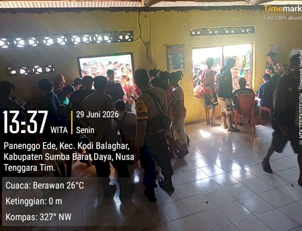 Bhabinkamtibmas Polres Sumba Barat Daya Amankan Penyaluran Bansos Sembako dan PKH bagi 3.139 Penerima di Kodi Balaghar