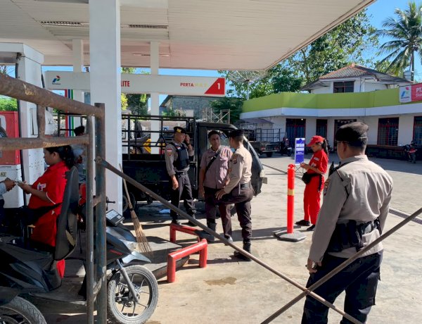 Sat Samapta Polres Sumba Barat Daya Laksanakan Pengamanan dan Edukasi di SPBU Radamata