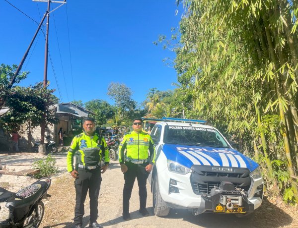 Satlantas Polres Sumba Barat Daya Kawal Prosesi Pindah Adat, Perjalanan Rombongan Berlangsung Aman dan Lancar
