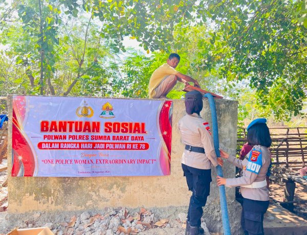 Semarak HUT Polwan ke-78, Polwan Hadir Berbagi Air Bersih untuk Masyarakat Sumba Barat Daya