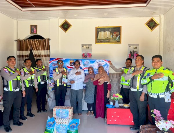 Semarak HUT Polantas ke-71, Satlantas Polres SBD Gelar Anjangsana ke Kediaman Mantan Kasat Lantas Pertama