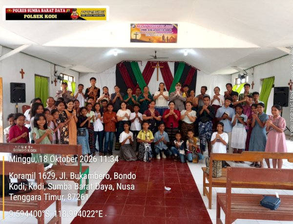 Polisi Bersama Masyarakat, Polsek Kodi Laksanakan Minggu Kasih di GKS Bondo Kodi