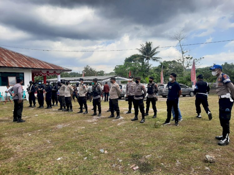 100 Personel Gabungan  TNI-Polri Sukses Amankan Pelantikan Kepala Desa Terpilih Yang Sudah Berlangsung 3 Kali Pada 6 Kecamatan Kab. Sumba Barat Daya