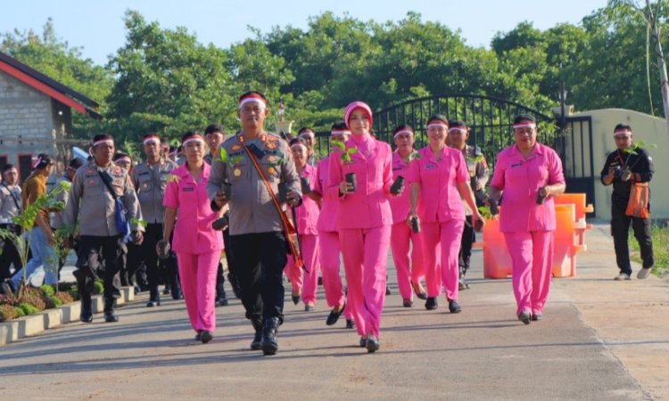 Peduli Lingkungan, Polres SBD Bersama Polsek Jajaran Serentak Menanam Ratusan Anakan Pohon