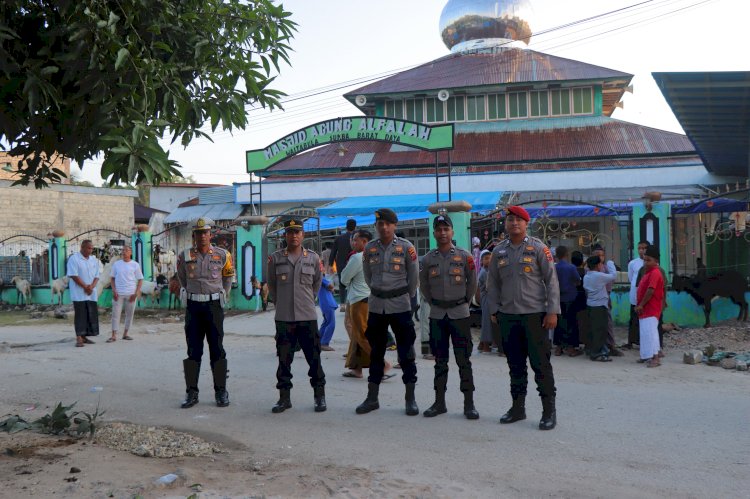 Polres SBD Jamin Pelaksanaan Sholat Idul Adha 1445 H/2024 Berjalan Aman dan Nyaman