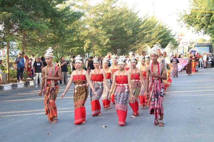 Buka Fashion Carnaval Pagelaran Budaya, Kapolda NTT : Ini Wujud Apresiasi terhadap Kekayaan Budaya NTT