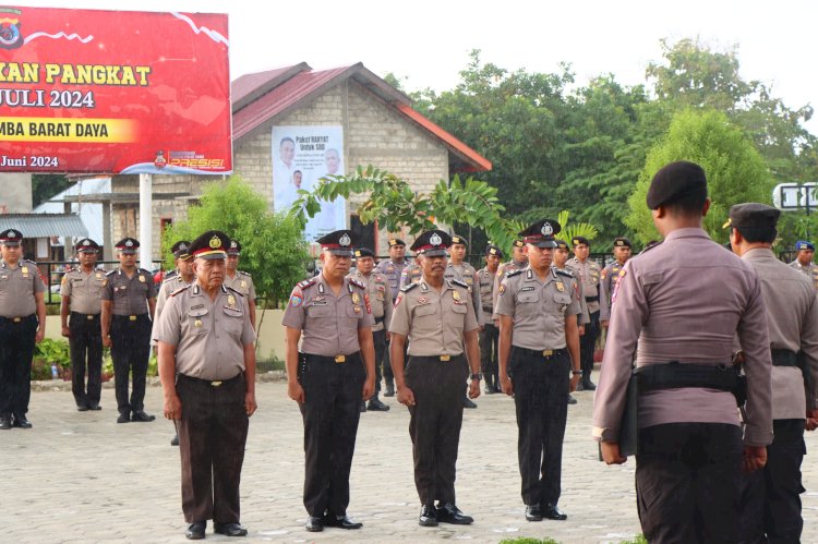 Sejumlah Personel Polres SBD Mendapatkan Kenaikan Pangkat Setingkat Lebih Tinggi