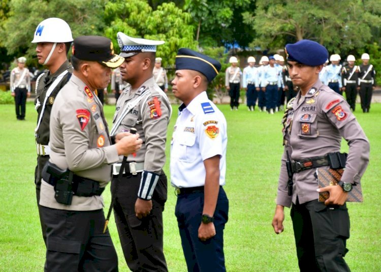 Pastikan Pengamanan Hari Raya Idul Fitri 1446 H Lancar, Kapolda NTT Pimpin Apel Gelar Pasukan Operasi Ketupat 2025