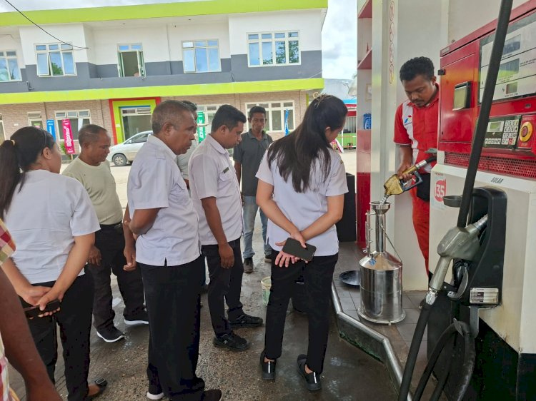 SAT RESKRIM POLRES SUMBA BARAT DAYA PASTIKAN KUALITAS BBM DI SPBU MEMENUHI STANDAR