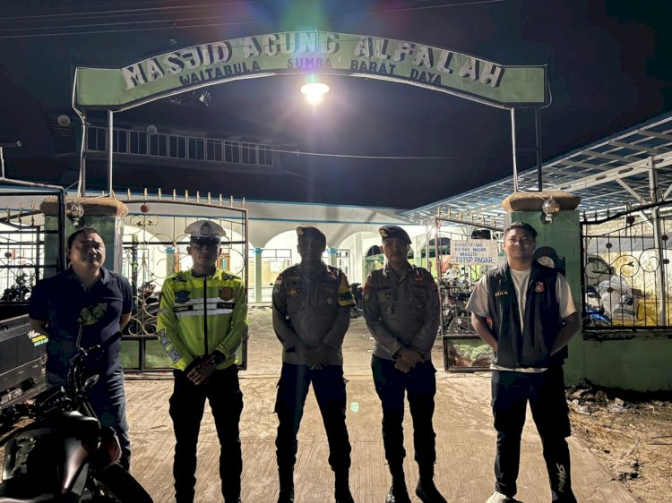 Polres Sumba Barat Daya Amankan Sholat Tarawih di Empat Masjid