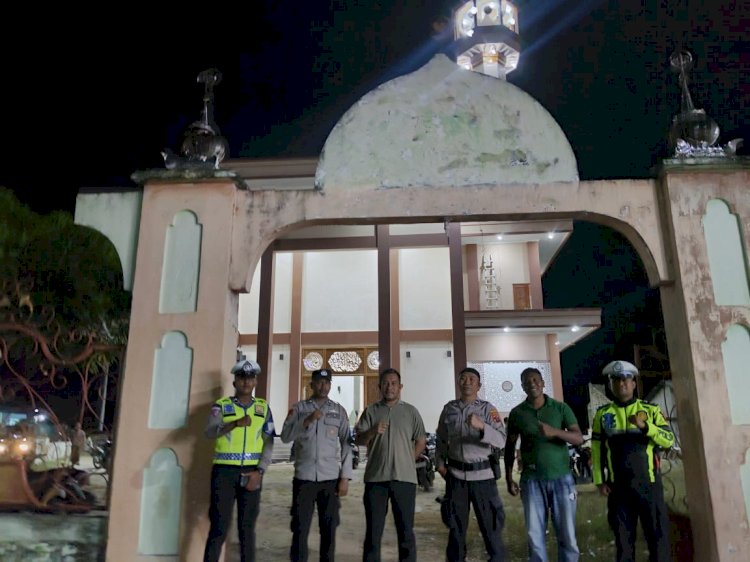 Polres Sumba Barat Daya Amankan Sholat Tarawih di Empat Masjid