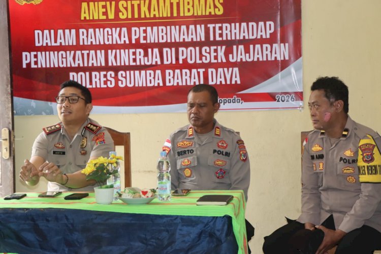 PENEKANAN KAPOLRES SUMBA BARAT DAYA AJUN KOMISARIS BESAR POLISI HARIANTO RANTESALU, S.I.K., M.Si. KEPADA PERSONEL WEWEWA TIMUR TENTANG KEDISIPLINAN