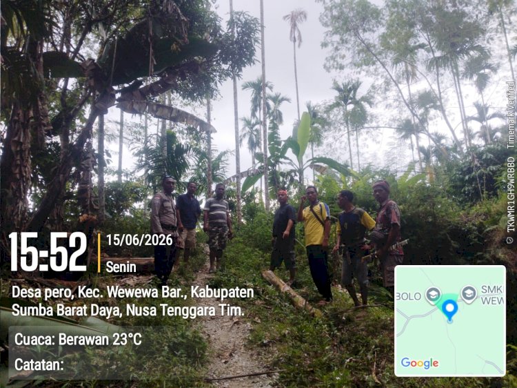 Bhabinkamtibmas Polres Sumba Barat Daya Sambangi Warga Desa Waiha, Ajak Jaga Kamtibmas dan Hindari Membawa Sajam