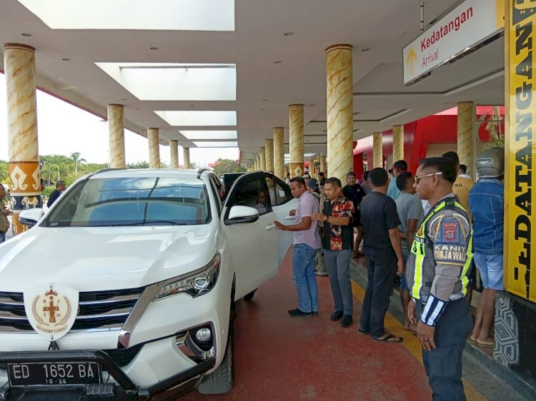 Satlantas Polres Sumba Barat Daya Laksanakan Pengawalan Kongregasi Sang Penebus Maha Kudus Berjalan Aman dan Lancar