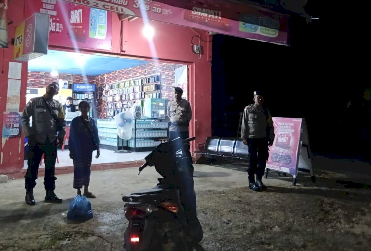 Patroli Cipta Kondisi Polsek Wewewa Timur Perkuat Kamtibmas, Ajak Warga Tolak Miras dan Perjudian