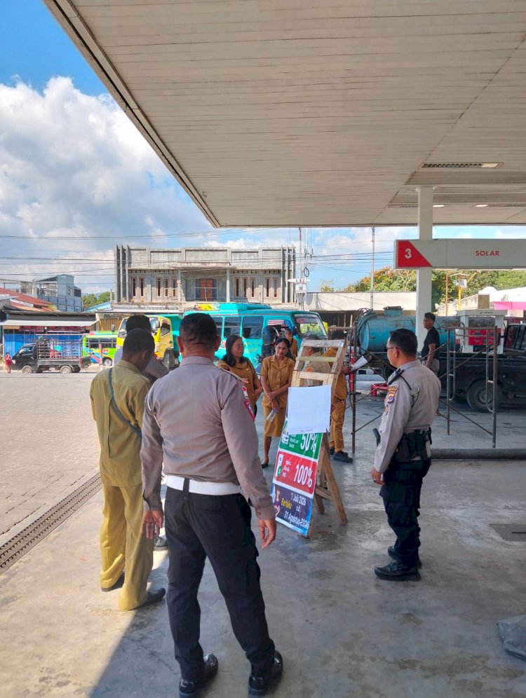Sat Samapta Polres Sumba Barat Daya Laksanakan Pengamanan SPBU Rada Mata dan Edukasi Tertib Pengisian BBM