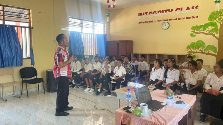 Satresnarkoba Polres Sumba Barat Daya Edukasi Pelajar PKBM Tangan Pengharapan tentang Bahaya Penyalahgunaan NAPZA