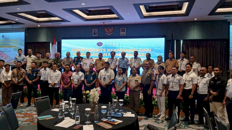 Wakapolres Sumba Barat Daya Hadiri Pertemuan Komite Keamanan dan Keselamatan Penerbangan Bandara Lede Kalumbang