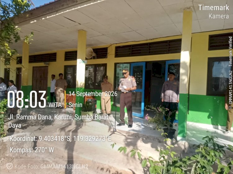 Kasat Binmas Polres SBD Jadi Pembina Upacara di SMA Negeri 1 Loura, Sampaikan Pesan Kamtibmas kepada Pelajar