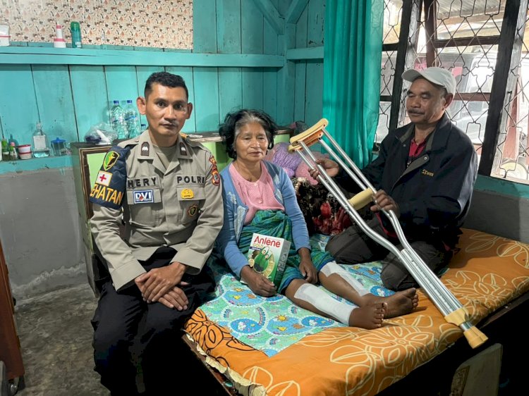 Wujud Kepedulian Polri, Divhumas Polri Salurkan Bantuan Kemanusiaan Bagi Warga Terdampak Gempa di Manggarai