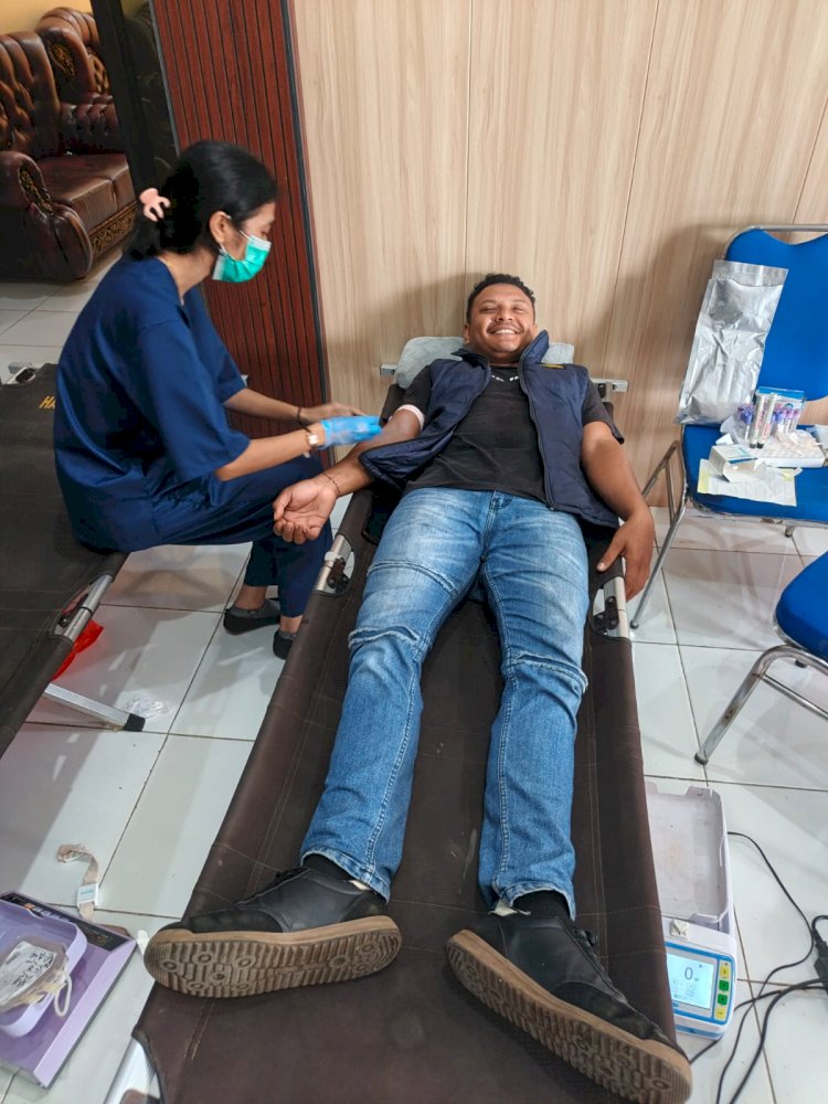 Sambut Hari Jadi ke-75 Humas Polri, Polres Sumba Barat Daya Gelar Bakti Sosial Donor Darah untuk Kemanusiaan
